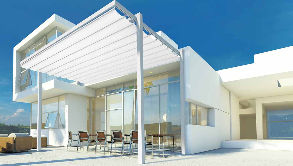 photo pergola autoportante à toile rétractable contre une façade de villa d'architecte avec baie vitrée